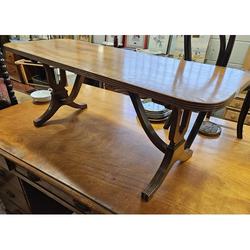 486 - A good modern Mahogany Coffee Table. W 106 x 41 x H 42 cm approx.