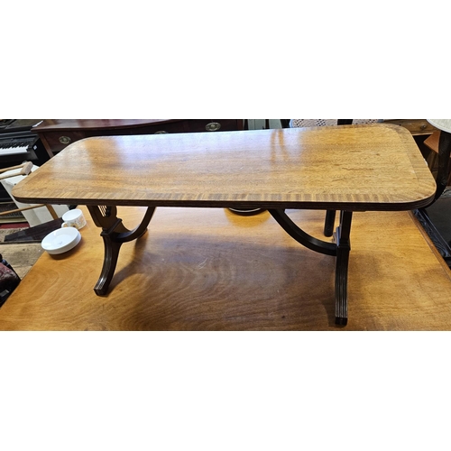 486 - A good modern Mahogany Coffee Table. W 106 x 41 x H 42 cm approx.