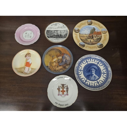 95 - A quantity of decorative Plates.