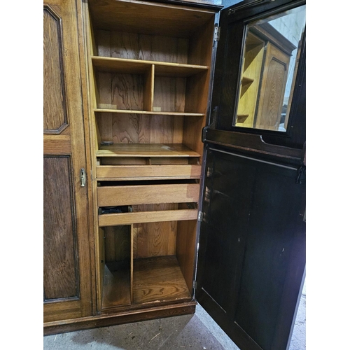 1122 - A really good early 20th Century Oak Double Wardrobe with fully fitted interior. H 197 x 140 x 57 cm... 