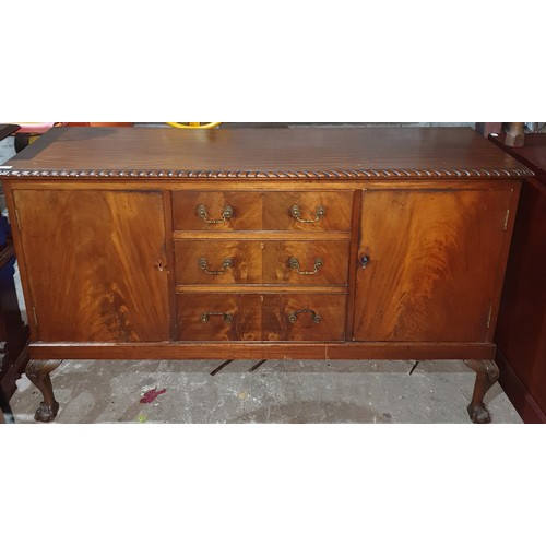 1118 - A 19th Century Mahogany Sideboard with Ball and Claw Feet. H 93 x 157 x 53 cm approx.