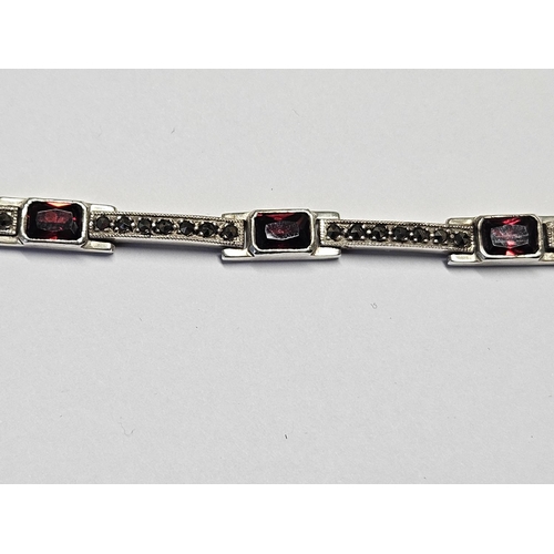 209 - A nice Silver and Garnet cluster Bracelet