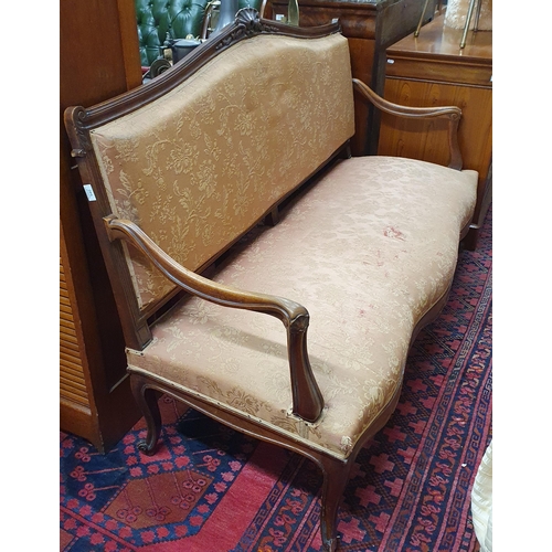 540 - A really good 19th Century showframe Walnut Hall Couch with pink damask upholstery on carved cabriol... 