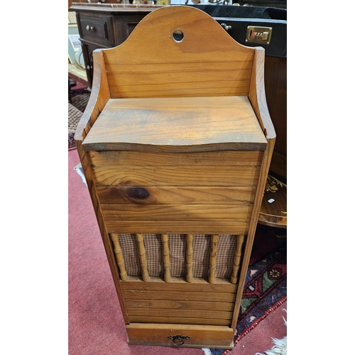 638C - A 20th Century Pine Baguette Bin.
 H 87 x L 22 x D 20 cm approx.