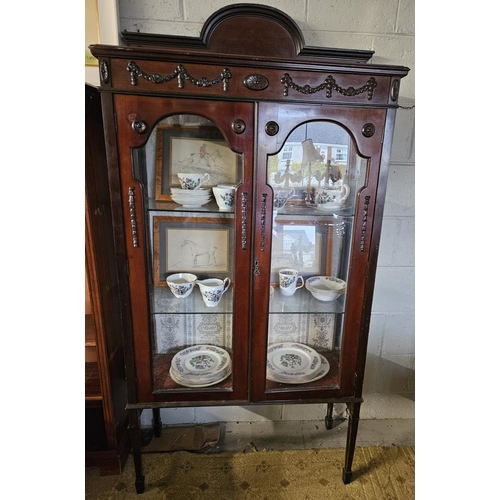 665 - An Edwardian Mahogany two door glazed Display Cabinet with glass shelves. W 91 x D 34 x H 183 cm app... 