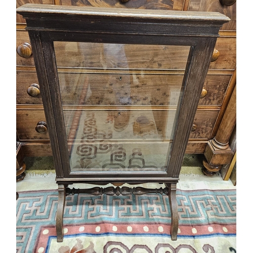 682 - A 19th Century Oak Fire Screen. 61 x H 99 cm approx.