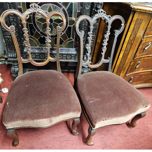 776 - A nice pair of late 19th early 20th Century Walnut Bedroom Chairs