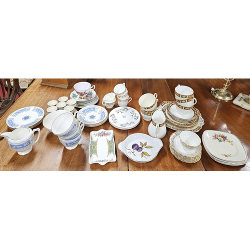 805 - A good quantity of China to include Royal Worcester 'Evesham' pattern, Coalport, Royal Crown Derby s... 