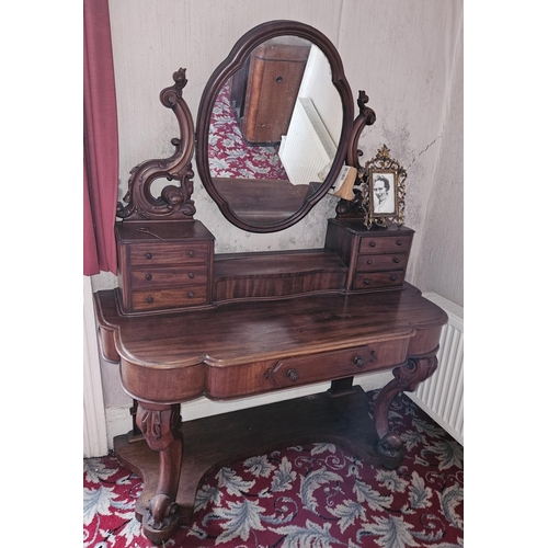 101 - A nice 19th Century Mahogany Dressing Table with swing Mirror.
H 150 x L 120 x W 55 cm approx.