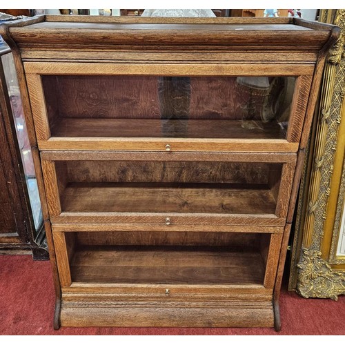 121 - An early 20th Century Globe Wernicke style Cabinet.
H 114 x W 87 x D 31 cm approx.