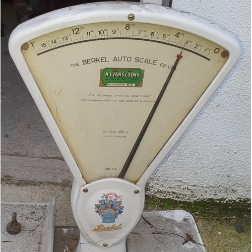 804 - A Vintage Berkel Auto Scales by Maker Evans & Son's Capel Street Dublin.