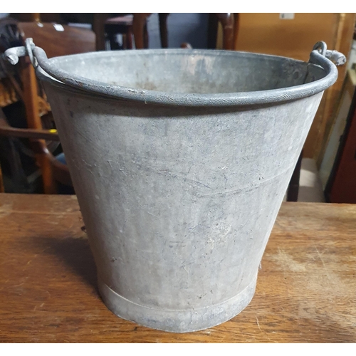 302 - A quantity of Vintage items to include a Bucket.