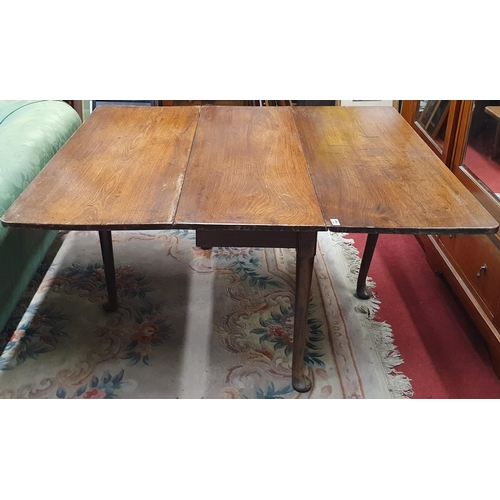 328 - A really good Georgian Mahogany pad foot drop leaf Table. Measuring approx 132cm (with leaves open, ... 