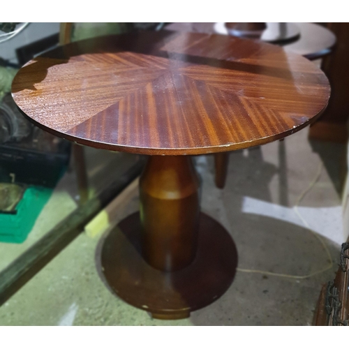 401 - A Heavy Mahogany Veneered Circular Table .
H 73 x D 80 cm approx.