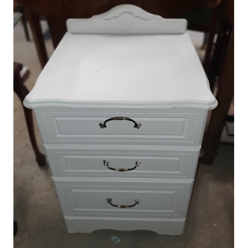 485 - A Grouped lot to include a white painted locker , 2 stools and a timber mirror.