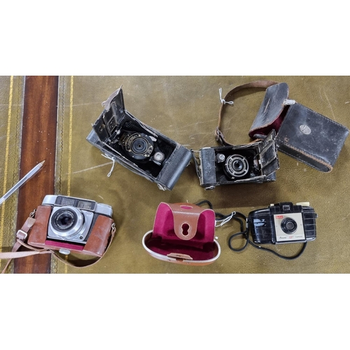 596 - A good group of Vintage Cameras.