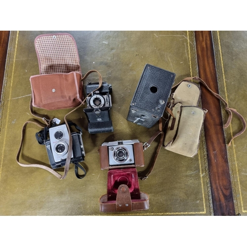 597 - A good group of Vintage Cameras.