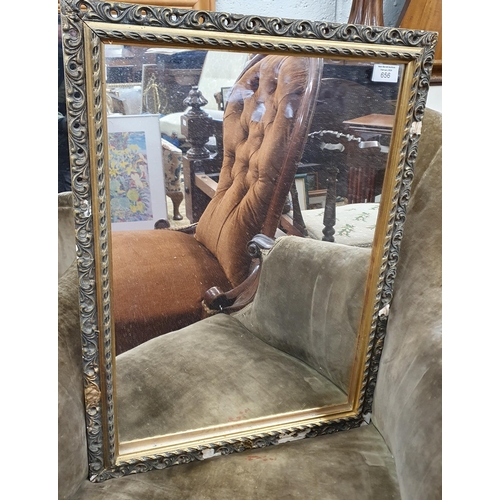 656 - A Rectangular Mirror in Gilt Frame.
62 x 45 cm approx.