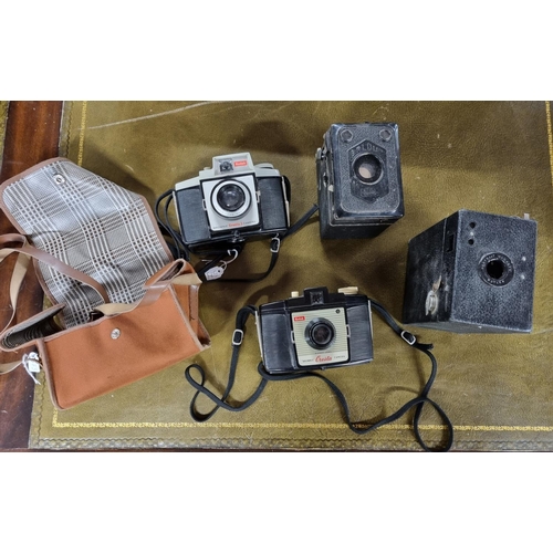 683 - A good group of Vintage Cameras.