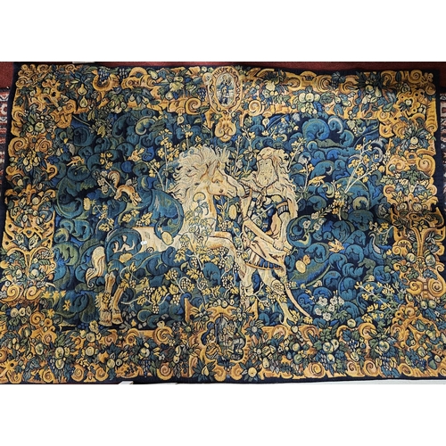 46 - A good Tapestry de Lion of Hercule. 135 x 50 cm approx.