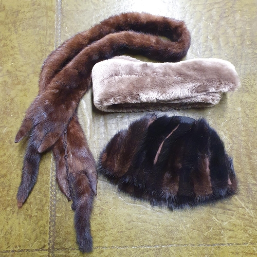 793 - A Edna Wallace Vintage Fur Hat, Mink Fur Scarf and Faux Fur example.