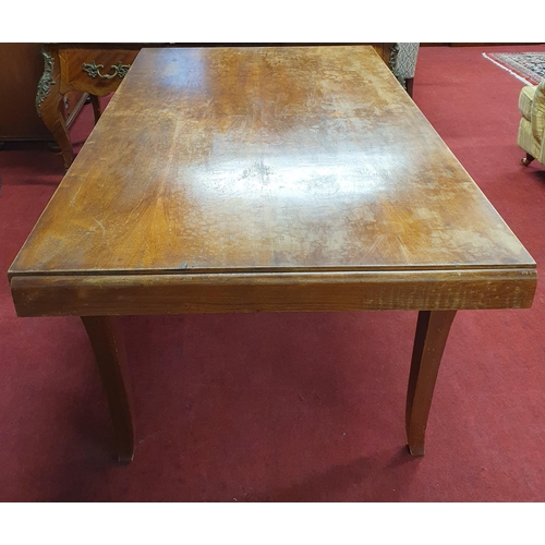 852 - An early 20th Century Walnut dining Table
 H 79 x W 98 x L 173 cm approx.