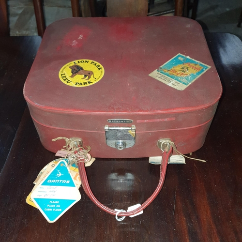 890 - A Vintage Travel case and a small quantity of Oriental Tea ware.