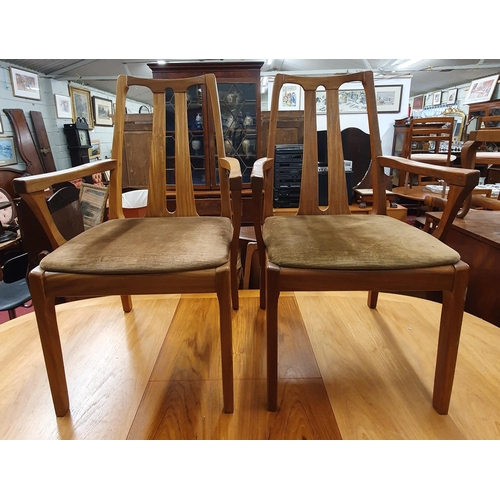 579 - Of superb quality. A set of six Mid Century Chairs. 4 +2.