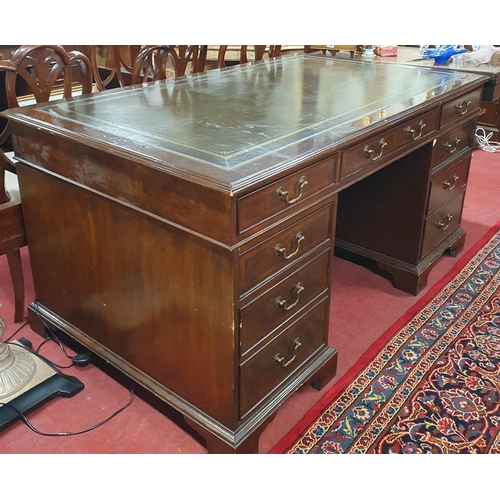 1136 - A really good Walnut and Veneered Pedestal Desk with green leather insert.
H 77 x W 152 x D 92 cm ap... 