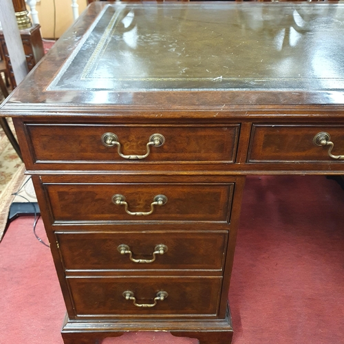 1136 - A really good Walnut and Veneered Pedestal Desk with green leather insert.
H 77 x W 152 x D 92 cm ap... 