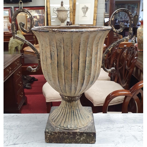 1146 - A good Urn Centrepiece with fluted outline.
H 50 cm approx.