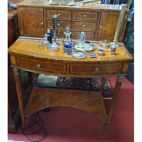 1198 - A Walnut and Veneered Kneehole Desk with leather insert.
H 100 x W 74 x D 54 cm approx.