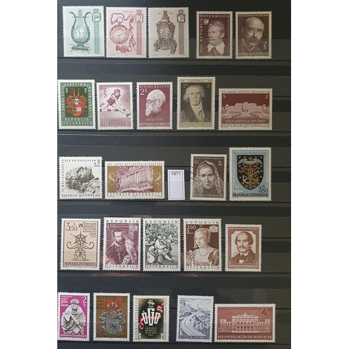 414 - A large collection of Austrian Stamps 1949 - 2014.