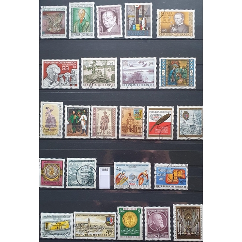 414 - A large collection of Austrian Stamps 1949 - 2014.