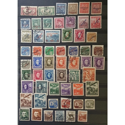 420 - A large collection of Czechoslovakia Stamps 1992.