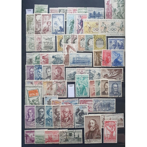 420 - A large collection of Czechoslovakia Stamps 1992.