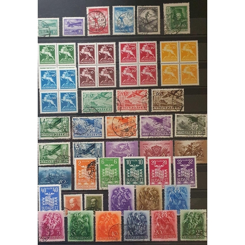 420A - A large collection of Hungary Stamps 1871 - 1968.