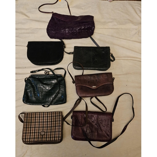 893 - A selection of vintage leather Handbags. Please note no condition reports will be done on this lot. ... 