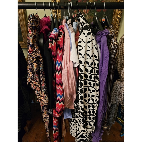 910 - A good collection of vintage Clothes. Please note no condition reports will be done on this lot. We ... 