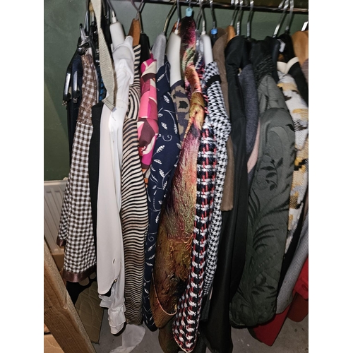 919 - A good selection of designer and other vintage Clothes, various makers. Please note no condition rep... 