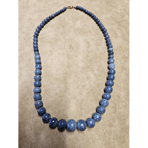 960 - A Turquoise Stone Necklace.