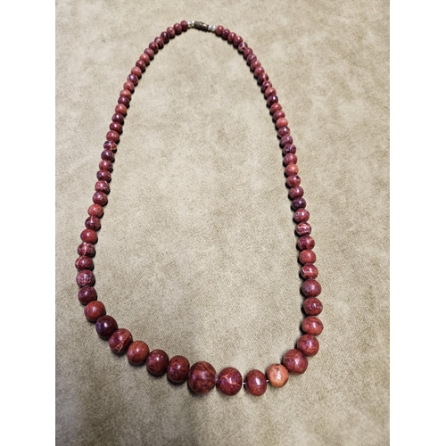 962 - An Coral Stone Necklace.