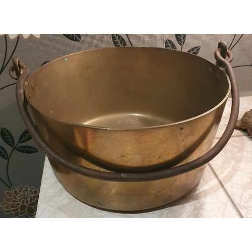 177 - A 19th Century Brass Jam Pan. Diam.33 x H 17 cm approx.