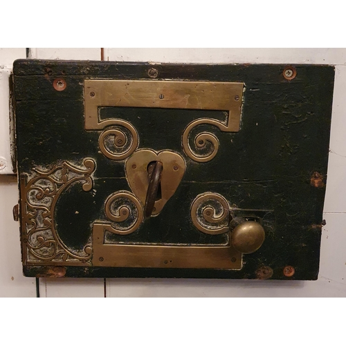 207 - A fantastic early 19th Century Mahogany Door Lock with brass mounts and original key. Of superb qual... 