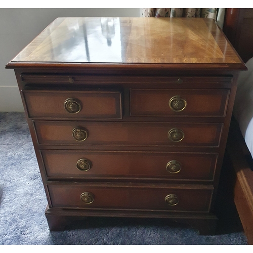 387 - A pair of 20th century Mahogany and Veneered Bedside Chests. 58 x 43 x H 63 cm approx.