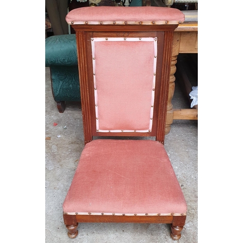 811 - A good 19th Century Mahogany Centre Table 90 x 43 x H 72 cm approx., along with a 19th Century Walnu... 