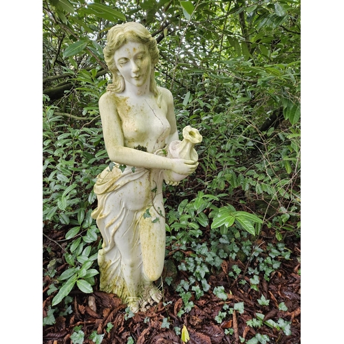 1011 - A good Statue of a Grecian Woman holding an urn.
H 140 cm approx.