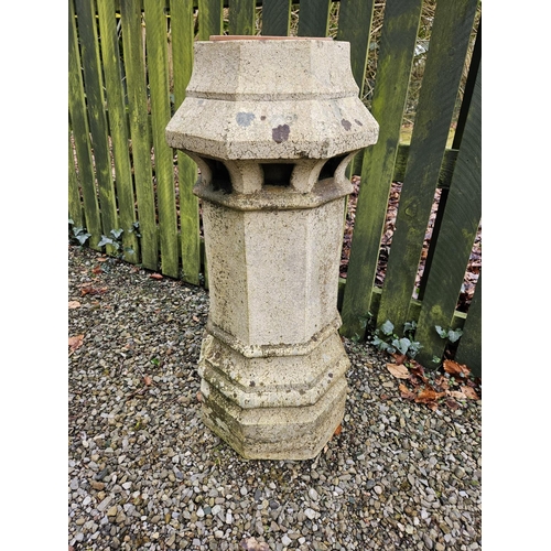 1024 - A good pair of Terracotta Chimney Pots. H 86 x D 40 cm approx.