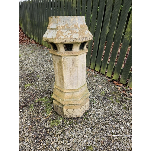 1024 - A good pair of Terracotta Chimney Pots. H 86 x D 40 cm approx.