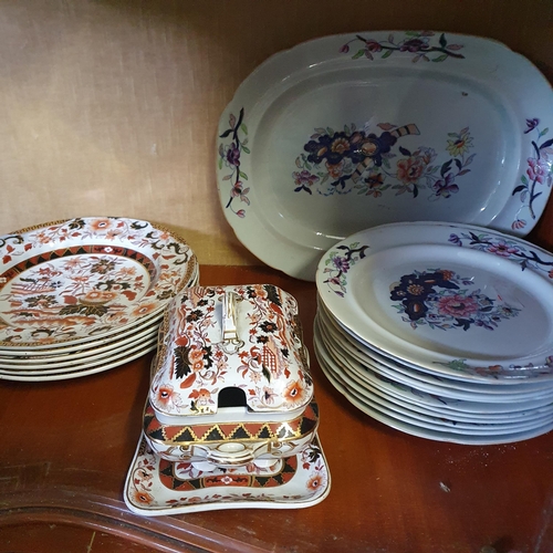 824 - A good quantity of 19th Century Tablewares to include Formosa dinnerwares in the imari pattern.